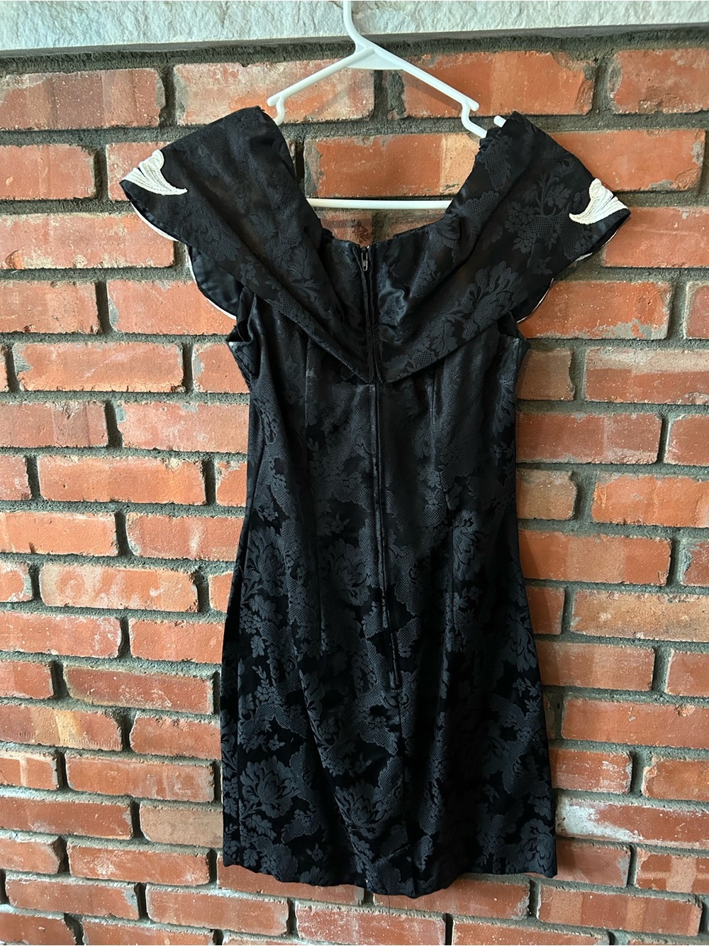 Scott McClintock Black Mini Dress with Ivory Lace Applique - Picture 2 of 2